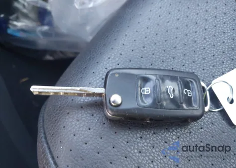 2015 Volkswagen Jetta 1.8T Se z USA, uszkodzony, nr VIN 3VWD07AJ1FM296747